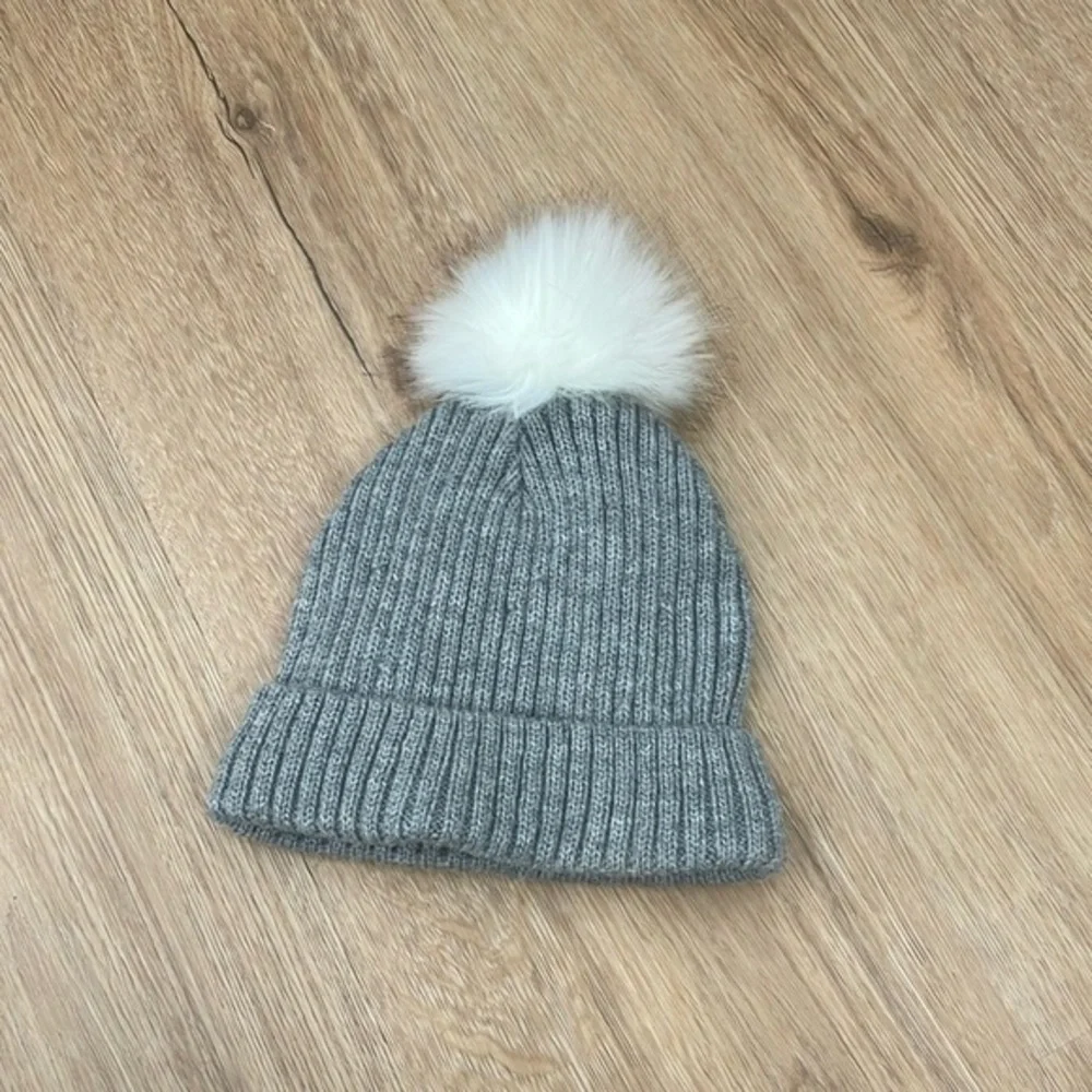 Pom Pom Beanie
